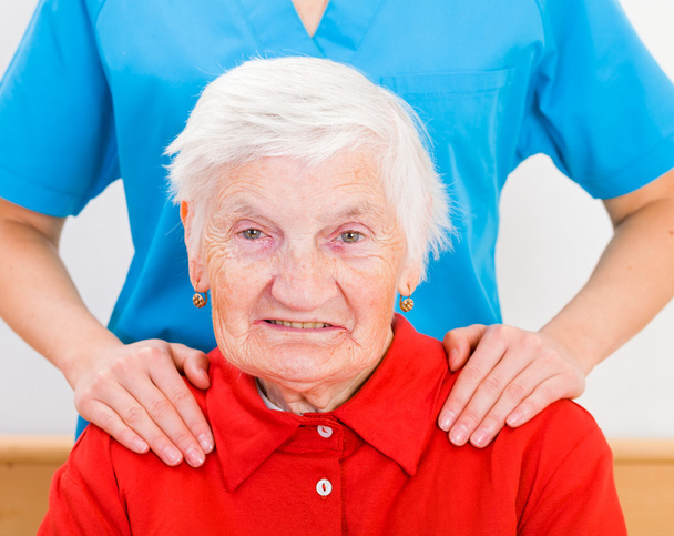 Cuidado de ancianos en el hogar
 - Foto, imagen