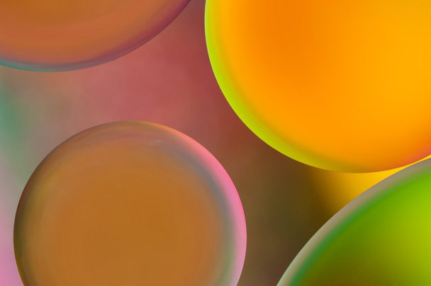 gotas de aceite y burbujas de aire en el agua
 - Foto, imagen