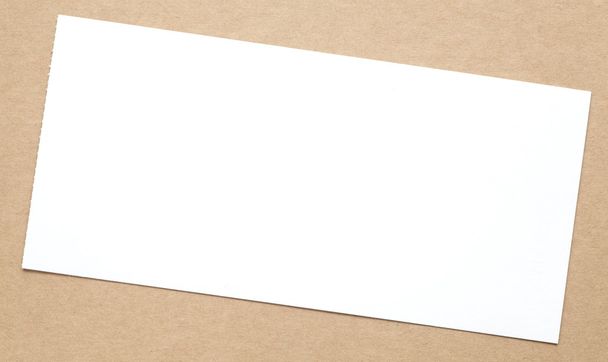 Nota de papel blanco en blanco
 - Foto, imagen