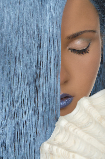 woman with straight blue hair, shells, closed eyes - Zdjęcie, obraz
