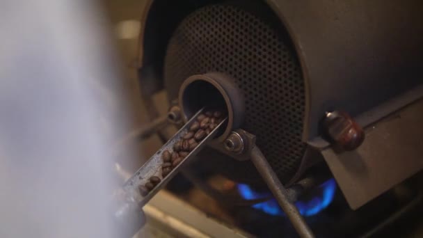 How to roast coffee beans - Footage, Video
