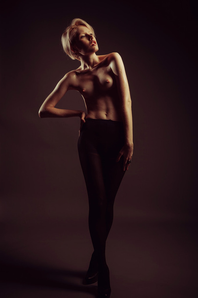 Elegant nude woman with short blond  hair. - Foto, Imagem