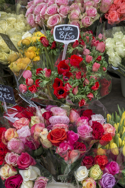 Вулиця квітка магазин в Парижі Франції - Фото, зображення