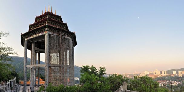 Lek Kok Si Buddhist tempel boven Penang, Maleisië - Foto, afbeelding