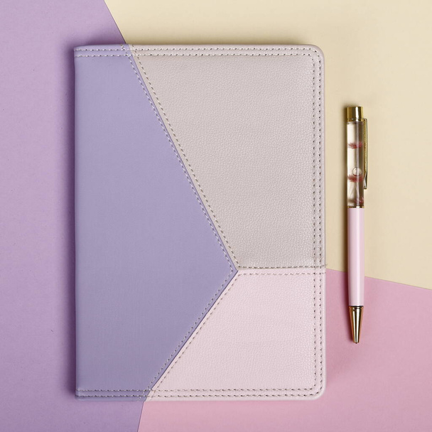 notepad and pen for writing important things - Foto, imagen