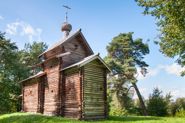 kleine houten kerk - Foto, afbeelding