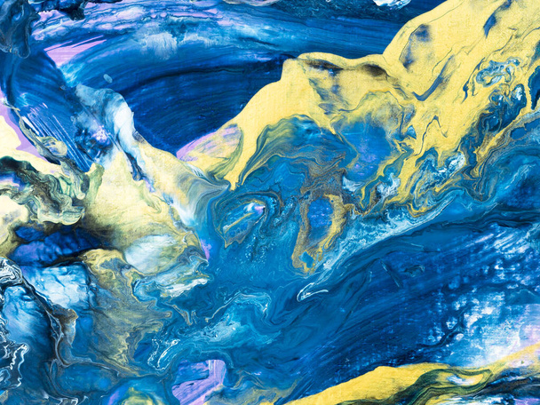 Pintura abstracta azul y dorada, arte creativo pintado a mano fondo, textura de mármol, océano abstracto, pintura acrílica. Arte moderno. Arte contemporáneo. - Foto, Imagen