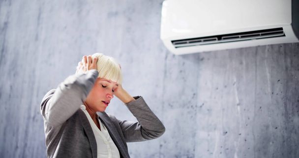 Sick Woman Having Cold And Sore Throat From Air Conditioner - Φωτογραφία, εικόνα