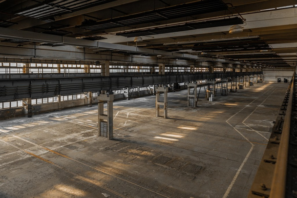 Büyük endüstriyel salonu onarım istasyonu - Fotoğraf, Görsel