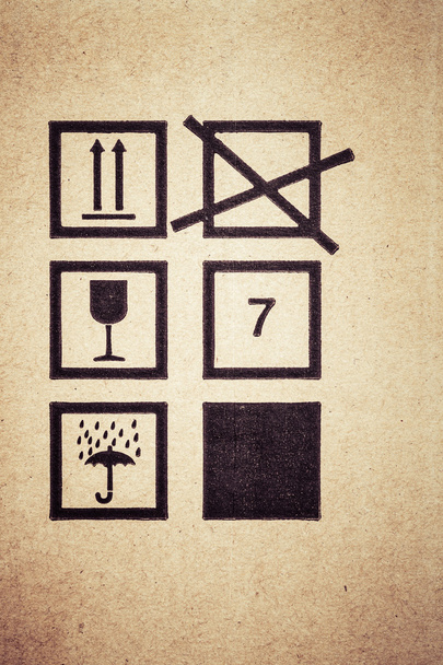 sembol kırılgan simgesi zemin üzerine karton kutu - Fotoğraf, Görsel