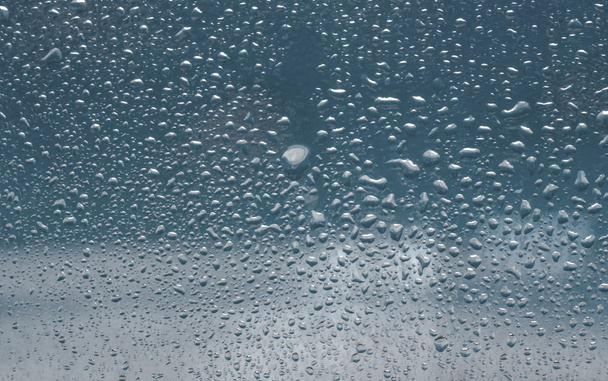 eső cseppek az ablakra - Fotó, kép