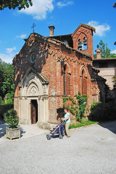 Village médiéval : Grazzano Visconti - Église
 - Photo, image