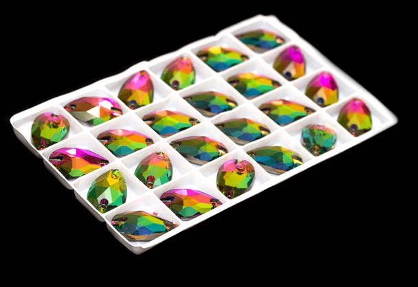 Diamantes de imitación de cristal colorido
 - Foto, imagen