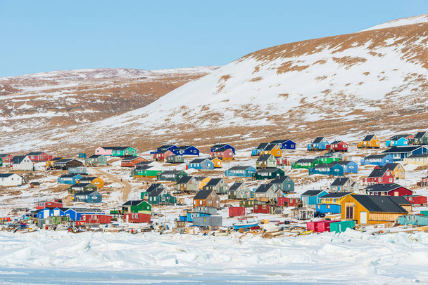 Budovy ve vesnici Qaanaaq, Grónsko - Fotografie, Obrázek