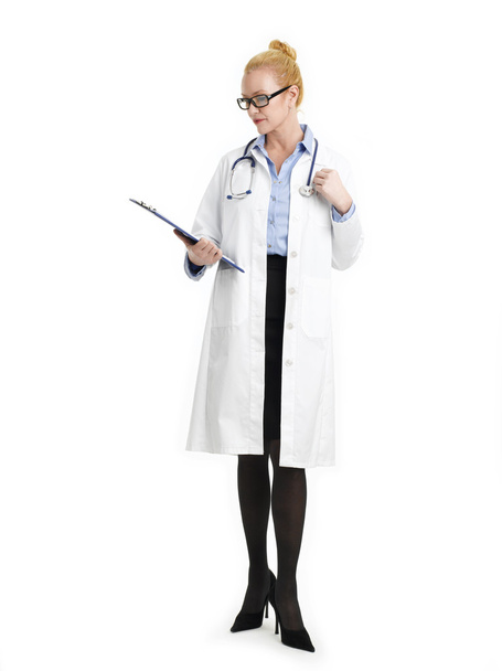 Female Doctor with clipboard - Zdjęcie, obraz