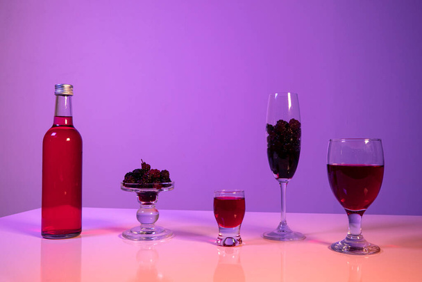 Koreai ázsiai hagyományos infúziós likőr, bor, alkohol koncepció - Fotó, kép