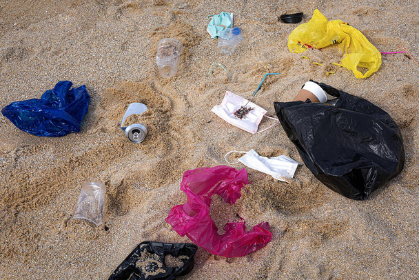 trash from beach, ocean trash, marine litter - Foto, imagen