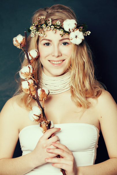 Smiling woman with natural makeup, spring season fashion - Valokuva, kuva