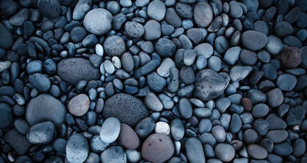 крупным планом камней и гальки на пляже - Фото, изображение