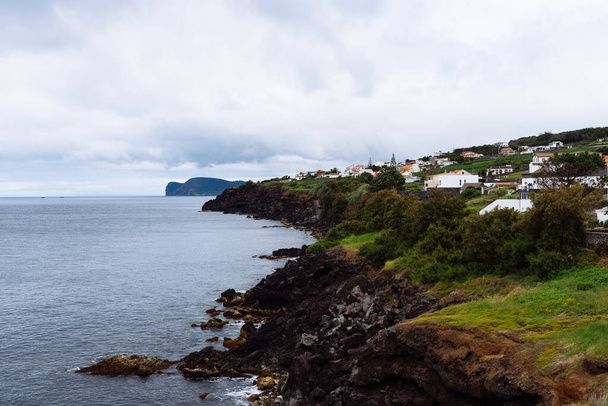 Vista panorámica de la costa sur de la isla de Terceira en Azores, Portugal - Foto, imagen