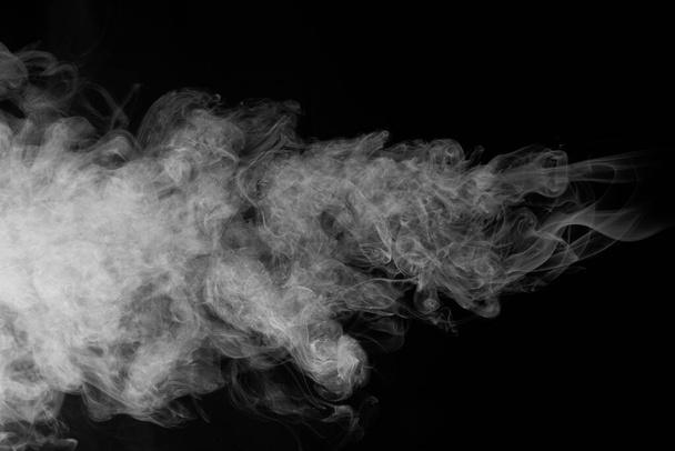 white smoke on black background  - Foto, Bild