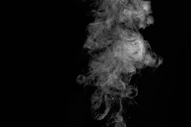 biały dym na czarnym tle, nakładka - Zdjęcie, obraz