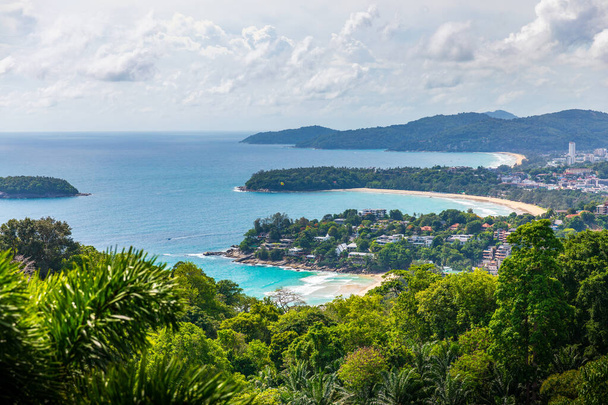 Andaman denizi Phuket, Tayland 'da Kata, Karon ve Patong olmak üzere üç popüler sahil üzerindeki hava manzarası. - Fotoğraf, Görsel