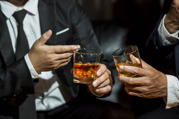 whiskey, voor een gezellig feestje in een bar of restaurant. - Foto, afbeelding