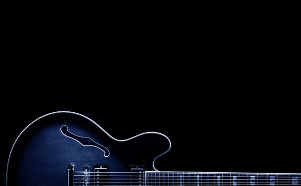 ブルース ギターの形状 - 写真・画像