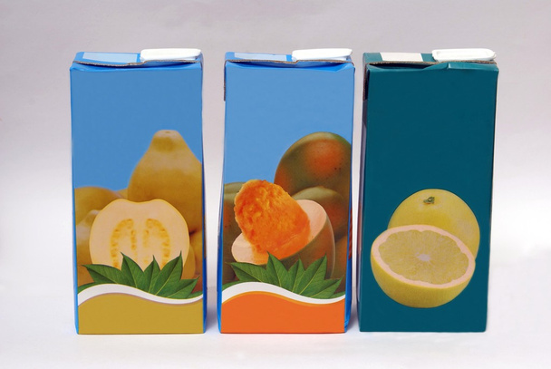 paquetes de zumo de frutas tropicales
 - Foto, imagen