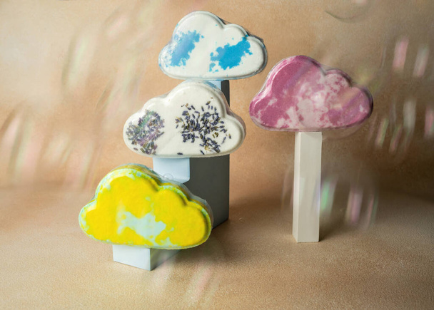  Kézzel készített fürdőbombák felhő alakú  - Fotó, kép