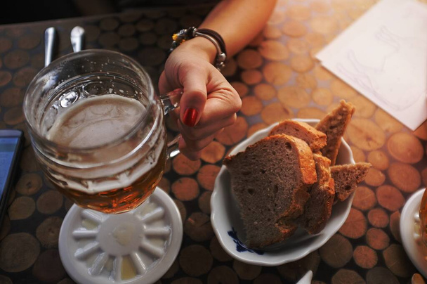 Piwo i chleb - Zdjęcie, obraz