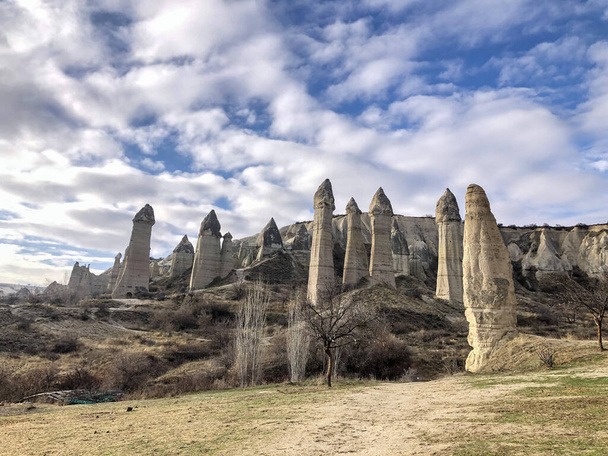 kilátás a kőzetképződmények és a cappadocia, pulyka   - Fotó, kép