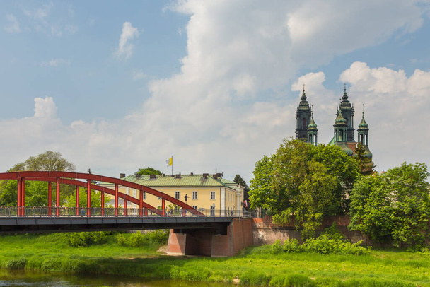 Poland, Poznan - 19 May 2019: View of the Archcathedral Basilica of St. Peter and St. Paul in Poznan, one of the oldest churches in Poland. - Φωτογραφία, εικόνα