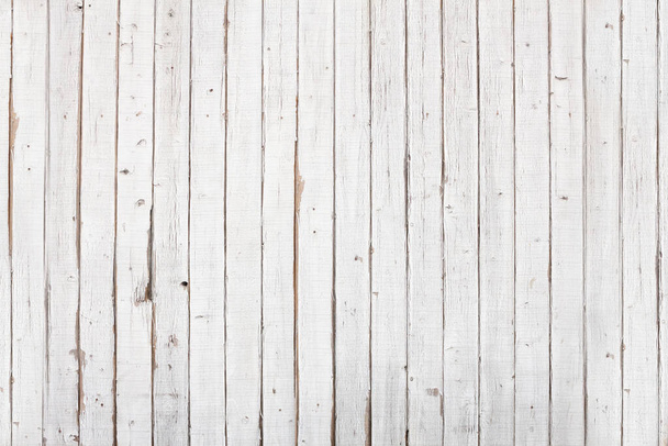Una vista de un fondo de madera pintada de color blanco grueso. - Foto, imagen