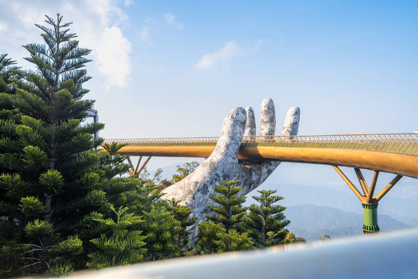 The most beautiful Viewpoint golden Bridge in da nang,vietnam - Zdjęcie, obraz