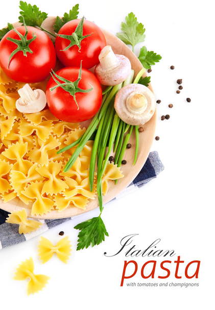 pasta italiana con tomate y champiñones - Foto, imagen
