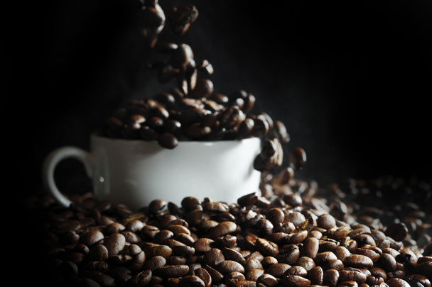 コーヒー豆付きカップ  - 写真・画像