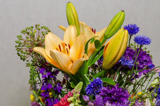Multicolored bouquet of fresh flowers - Φωτογραφία, εικόνα
