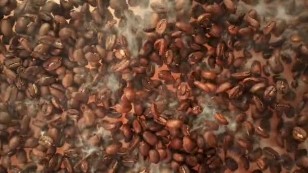 Super Slow Motion Shot of Falling and Roasting Premium Coffee Beans a 1000fps. Filmado con cámara de cine de alta velocidad en 4k. - Imágenes, Vídeo