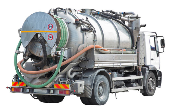 Camión cisterna de aguas residuales - Máquina de bombeo de alcantarillado - Camión séptico aislado sobre fondo blanco para una fácil selección - Concepto Cut Out - Foto, Imagen
