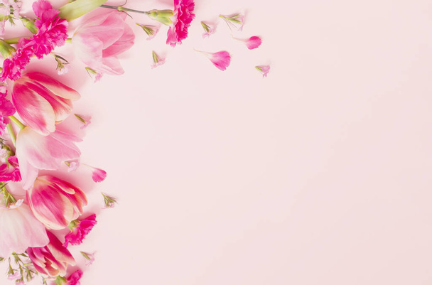 beautiful spring flowers on pink background - Valokuva, kuva
