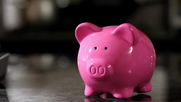 Saving money concept - Metraje, vídeo