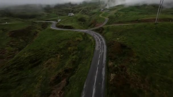 Beost, 19 maja 2023, Francja. Droga Col dAubisque etapie w Tour de France. Filmik z dronami lotniczymi. - Materiał filmowy, wideo