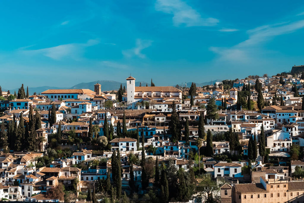 Paisaje panorámico del barrio del Albaicín visto desde la Alhambra. Granada, España. - Foto, imagen