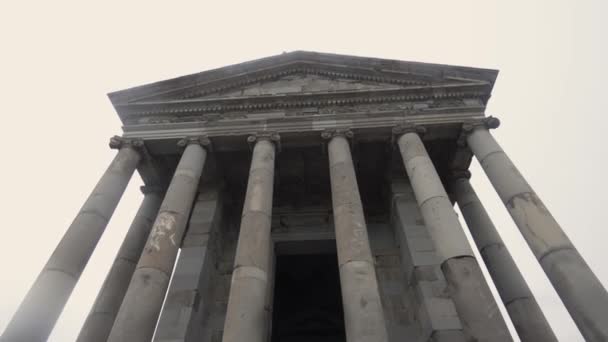 Temple de Garni, construit dans le style gréco-romain dans l'ordre ionique, est le principal symbole du tourisme et de l'ère pré-chrétienne dans l'histoire de l'Arménie. temple en Arménie a été construit au premier siècle après JC par le roi arménien Trdat - Séquence, vidéo