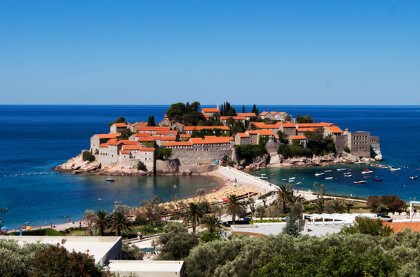 Sveti Stefan (St. Stefan) isla en el mar Adriático, Montenegro
 - Foto, Imagen