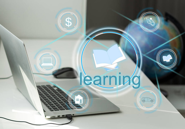 E-learning Edukacja online Szkolenia Webinarium Rozwój osobisty i rozwój zawodowy. Wysokiej jakości zdjęcie - Zdjęcie, obraz
