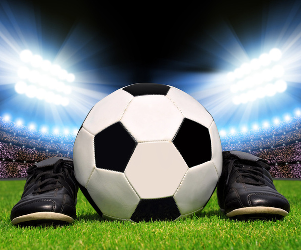 サッカー ボールや靴 - 写真・画像
