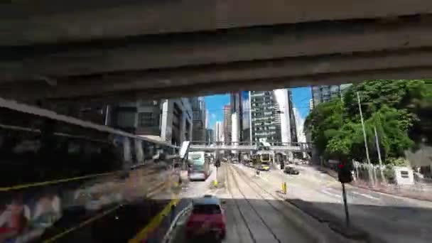 Wan Chai to tętniąca życiem dzielnica w HK znana jako mieszanka nowoczesnego rozwoju, 26 czerwca 2023. - Materiał filmowy, wideo